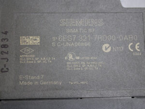 Siemens 6ES7321-7RD00-0AB0 SIMATIC S7 E-Stand : 07 -used- Ecke abgebrochen