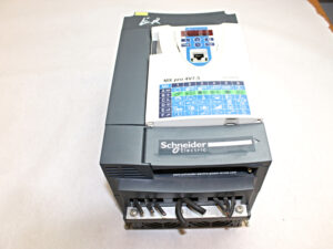 Schneider Electric MX pro4V7,5 MP4U75AAB Frequenzumricher 7,5 kW -used-