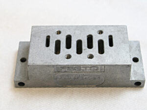 Festo VDMA 24 345-B-1 Anschlussplatte für Magnetventile -used-