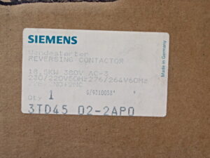 Siemens 3TD45 02-2AP0 + 3TY7 561-1B Wendestarter -unused/OVP-