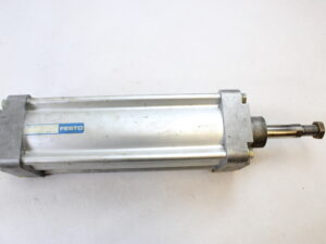 Festo DNGU-100-250 PPVA Serie E708 Druckluftzylinder max. 12 bar/174psi -used-