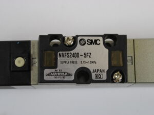SMC NVFS2400-5FZ pneumatisches Magnetventil -unused-