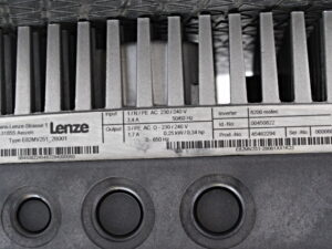 Lenze E82MV251_2B001 Frequenzumrichter + Lenze SPL62-3NVCR + Lenze 13.710.55.1.2.0 -unused-