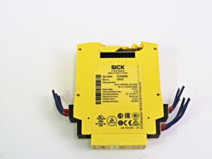 SICK FX3-XTI084002 Safety Relay 1044125 – Cover broken -used-