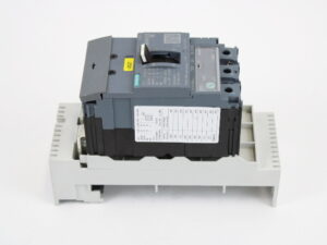 SIEMENS 3VA1163-3EE32 Leistungsschalter + Geräteadapter  -used-