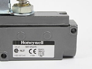 Honeywell BZE7-2RQ2-PG Endschalter Basisschalter AC15 A300 -unused-