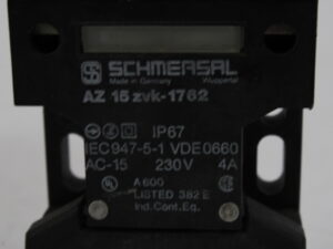 SCHMERSAL AZ15ZVK Sicherheitsschalter -used-