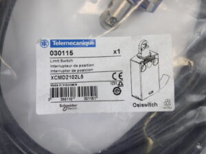 Telemecanique XCMD2102L5 Limit Switch -unused- -OVP/sealed-