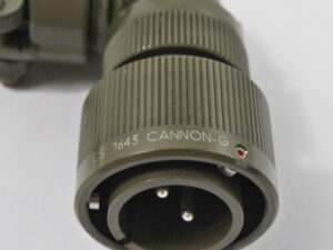ITT Cannon CA3108E18-3P-B Stecker -unused-