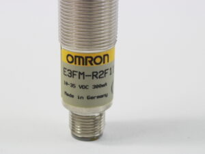 Omron E3FM-R2F11-P1 Näherungssensor -unused-