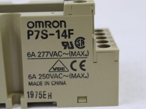 Omron P7S-14F Relaisockel -unused-