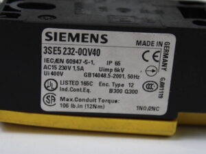 SIEMENS 3SE5232-0QV40 Sicherheits-Positionsschalter mit Betätigungselement -used-